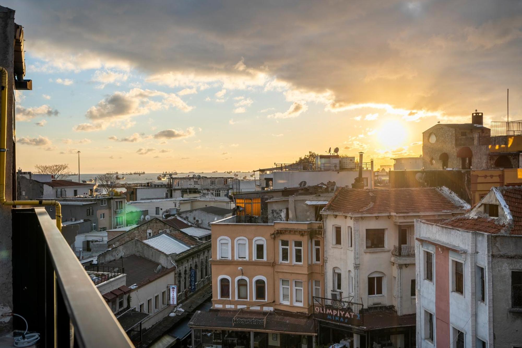 Old Harbour Hotel Istanbul Bagian luar foto
